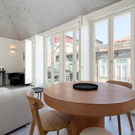 Host Wise - Luxurious Private Flats - Balcony Porto