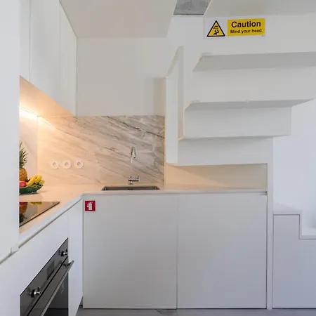 Host Wise - Luxurious Private Flats - Balcony * Porto