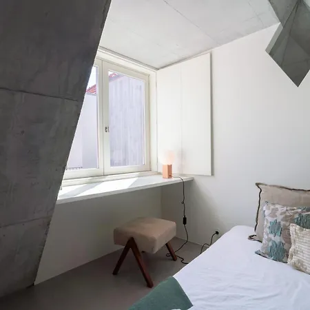 Apartment Host Wise - Luxurious Private Flats - Balcony *