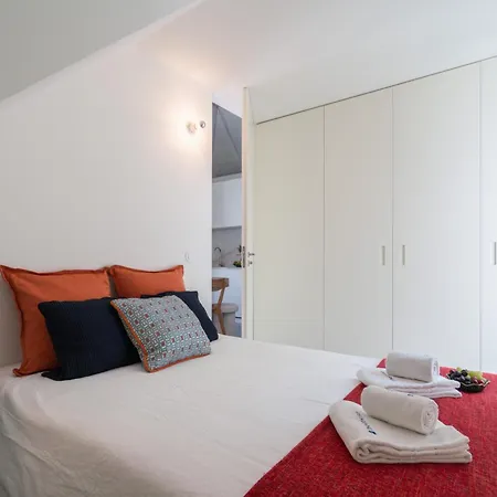 Host Wise - Luxurious Private Flats - Balcony Porto